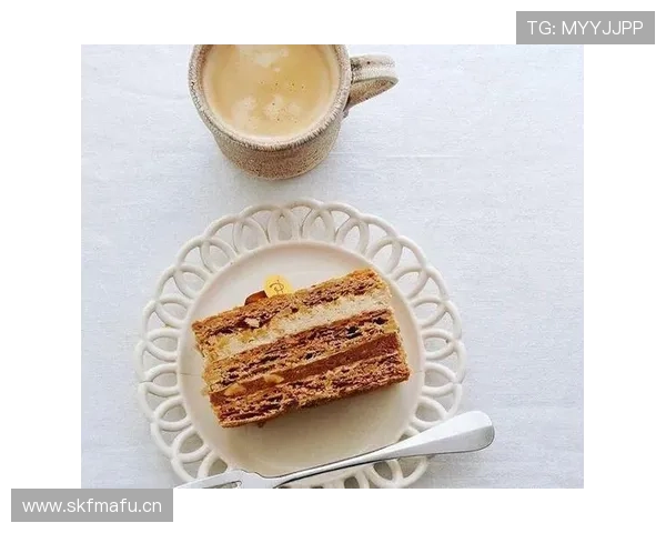 扎克拉文晒早餐那张图，刀叉都比我一个月收入贵